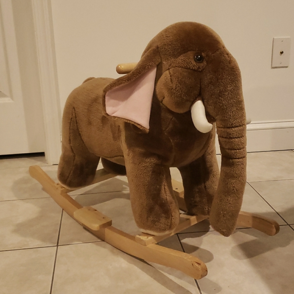 HAPPY TRAILS Plush Elephant Rocker Ride On Toy with Sound- Baby/Kids/Toddler EUC - Picture 4 of 13